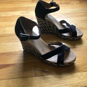 Toms wedge sandal 6.5